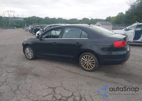 2013 Volkswagen Jetta 2.5L Sel z USA, uszkodzony, nr VIN 3VWGP7AJ1DM264614